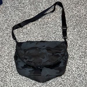 Camo Lululemon bag. Never used!